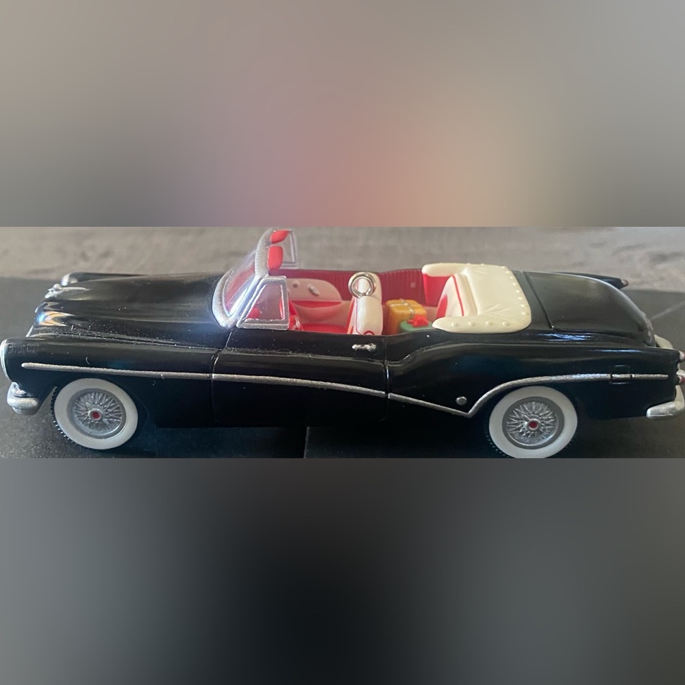 Hallmark Keepsake Ornament 1953 Buick Roadmaster Skylark